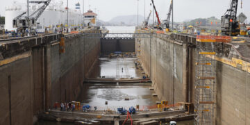 El Canal de Panamá dice que acuerdo portuario de Hutchison puede amenazar su neutralidad