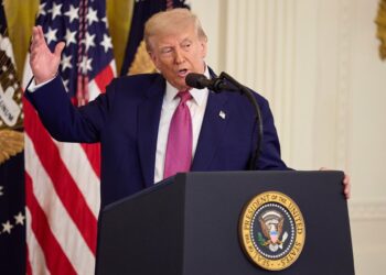 Trump reconoce que su política migratoria afecta a los agricultores y anuncia «cambios»