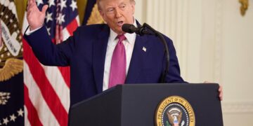 Trump reconoce que su política migratoria afecta a los agricultores y anuncia «cambios»