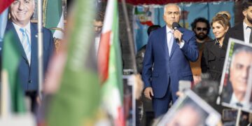 El hijo del sah de Irán se propone para liderar una transición pacífica y democrática