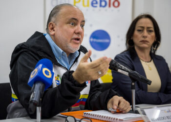 Defensor del Pueblo pide unión mundial para liberar a venezolanos presos en El Salvador