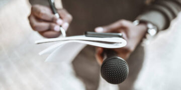 Los viajeros de la palabra | Para todos los periodistas en su día | Por: Héctor Díaz