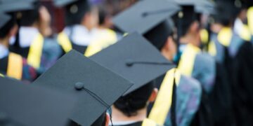 Ministerio de Educación exigió actos de promoción sencillos y prohibió paquetes de grado