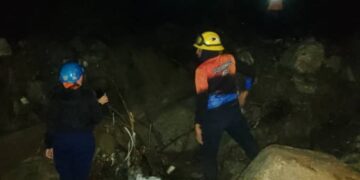 Trujillo | Intensas lluvias generan desborde de quebrada y caída de árboles