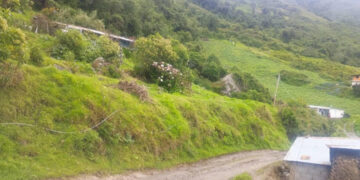 Denuncian líneas energizadas cerca de una escuela en Las Mesitas en Boconó 