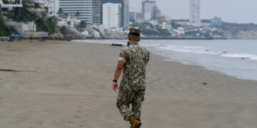 Más de un millar de evacuados en islas del archipiélago de Galápagos por alerta de tsunami