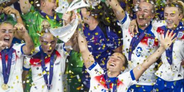 Inglaterra acaba con España en los penaltis y revalida el título de la Eurocopa