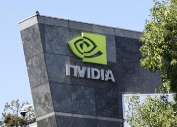 Nvidia reanudará las ventas de chips de IA H20 a China, según su consejero delegado