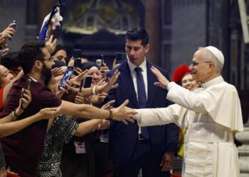 El papa pide a los ‘influencers’ católicos que lleven la paz a las redes sociales