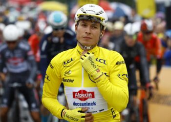 Philipsen abandona el Tour tras una caída en el ‘sprint’ intermedio de la tercera etapa