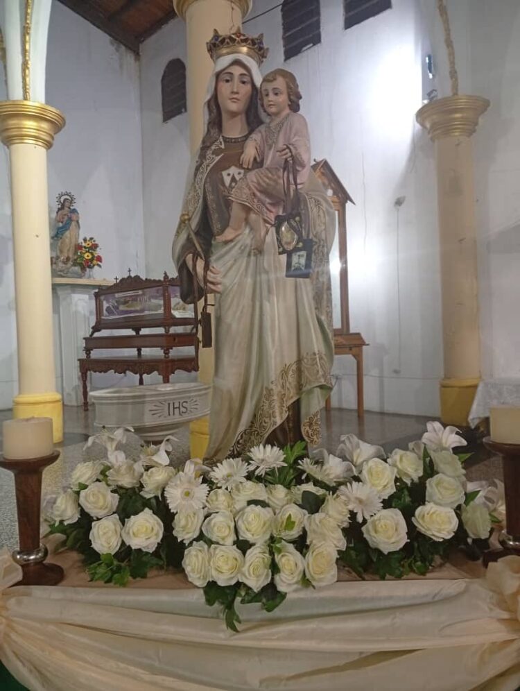 Virgen del Carmen de Sabana de Mendoza imagen a la cual le oficiaran a las 10 de la mañana una misa concelebrada.
