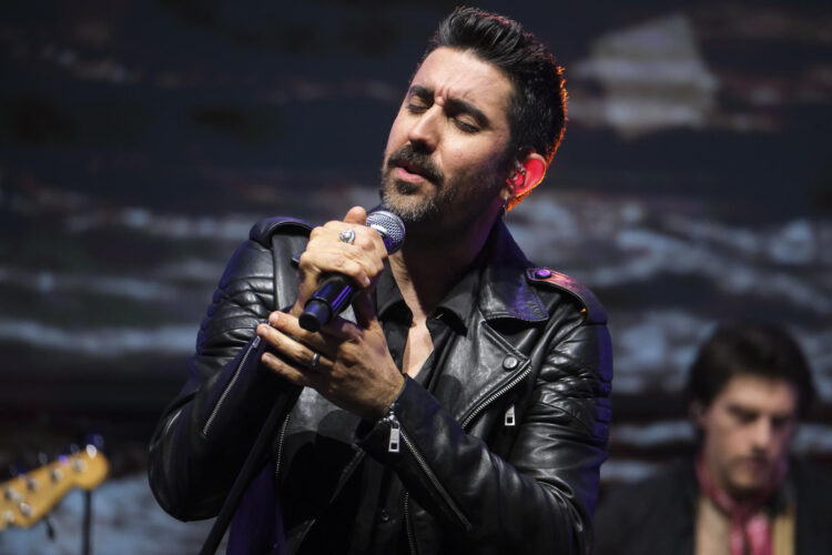 Foto archivo. El cantante Álex Ubago. EFE/Alberto Valdés