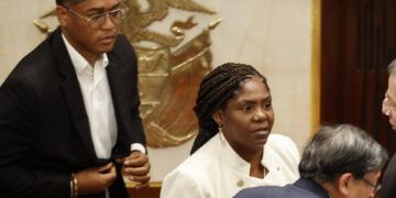 Vicepresidenta rompe silencio sobre rol en Gobierno de Petro: «Pasé de heroína a traidora»