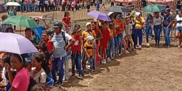 Celebrado en Sabana de Mendoza gran espectáculo a favor de los niños en su día