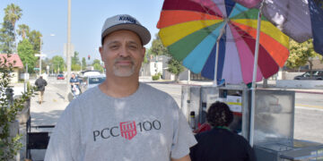 Mientras EE.UU. celebra su independencia, hijos de inmigrantes temen perder a sus madres