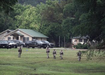 El campamento Mystic de Texas confirma la muerte de veintisiete campistas e instructores