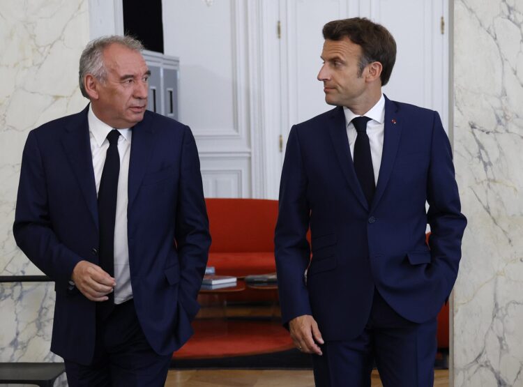 Foto archivo. Francois Bayrou (izquierda)   Emmanuel Macron (derecha).. EFE/EPA/LUDOVIC MARIN / POOL MAXPPP OUT[MAXPPP OUT]