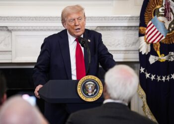 Trump sube la presión sobre Putin con amenaza de aranceles y el envío de armas a Ucrania