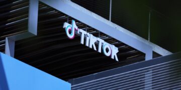 La red TikTok refuerza la seguridad y notificará a los padres cada nueva publicación