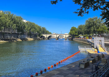 Un siglo después, parisinos y turistas podrán bañarse en el Sena mirando a la torre Eiffel