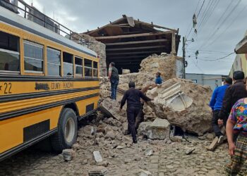 Guatemala reporta dos personas fallecidas por caída de piedra tras sismos
