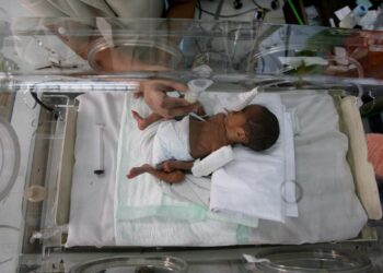 Filipinas denuncia la venta de bebés en línea entre peticiones para investigar mafias