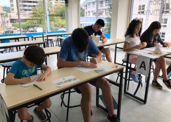 Un 80 % de alumnos en nivel básico muestran rezago educativo tras pandemia en Latinoamérica
