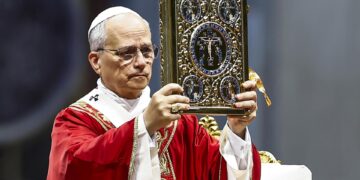 León XIV pide «detener la innecesaria matanza de inocentes» tras el ataque a la iglesia de Gaza