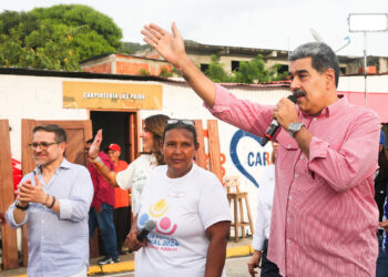 Maduro pide votar el domingo mientras un sector opositor reitera llamado a la abstención