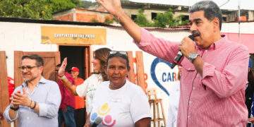 Maduro pide votar el domingo mientras un sector opositor reitera llamado a la abstención