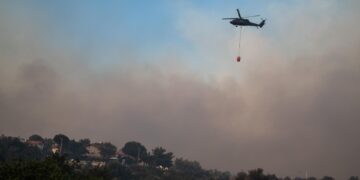 Turquía sigue luchando contra media docena de incendios en el oeste y el sur del país