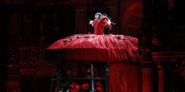 Lady Gaga inicia su gira ‘The Mayhem Ball’, un manifiesto gótico que abraza el amor propio