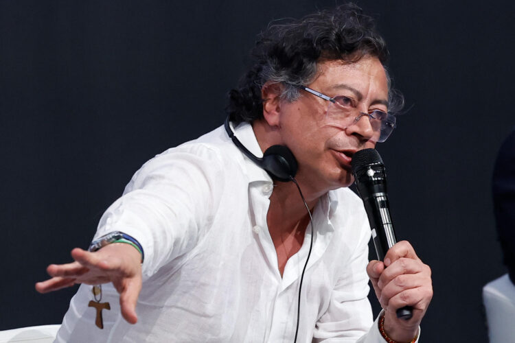 El presidente de Colombia, Gustavo Petro, habla este 30 de junio de 2025, en Sevilla (España). EFE/Chema Moya
