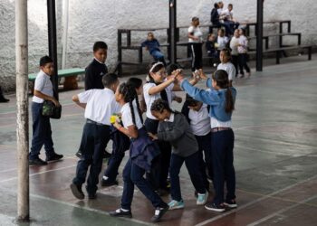 «Es hora de salir de EEUU, los encontraremos», el mensaje del Gobierno a niños inmigrantes