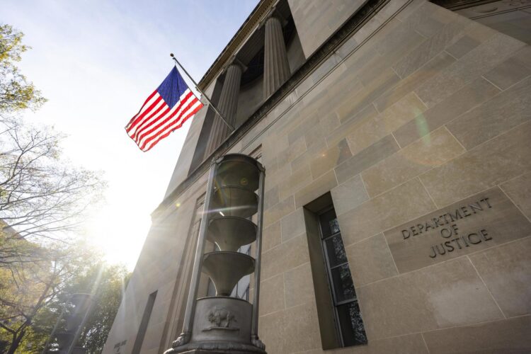 Fotografía de archivo de la fachada del Departamento de Justicia de los Estados Unidos (DOJ) en Washington (EE. UU.). EFE/ Jim Lo Scalzo