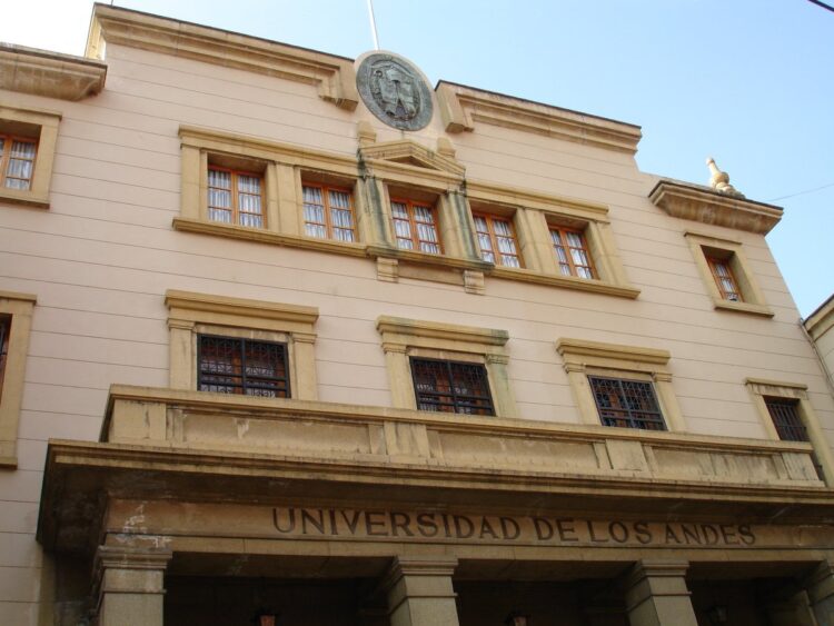 La ULA defendió su autonomía universitaria y calificó como arbitraria la medida del CNU| Foto Archivo