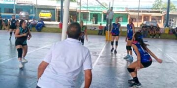 Escuela “Los Perez” impactante cierre del campeonato de volibol en La Cejita