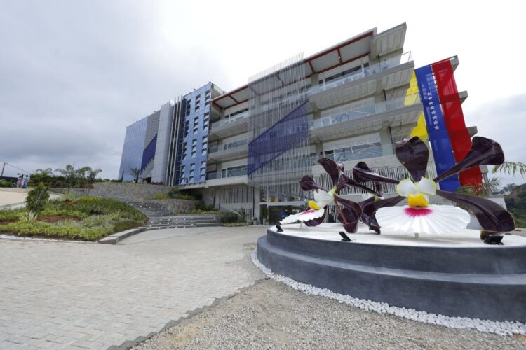  En diciembre de 2024 el gobierno venezolano inauguró la Universidad de las Ciencias, una infraestructura nueva y súper moderna, mientras las universidades autónomas sufren una asfixia presupuestaria desde 2008 | Foto: Ministerio del Poder Popular para Ciencia y Tecnología