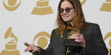 Ozzy Osbourne, cantante de Black Sabbath, muere a los 76 años