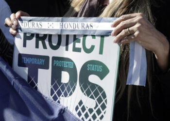 La cruzada de Trump contra el TPS genera temor y confusión sobre qué país será el próximo