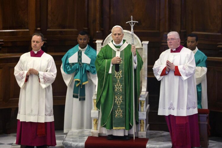 ALBANO (Italy), 20/07/2025.- El papa oficiando misa en la Catedral de San Pancras en Albano. (Papa, Italia, Roma) EFE/EPA/FABIO FRUSTACI