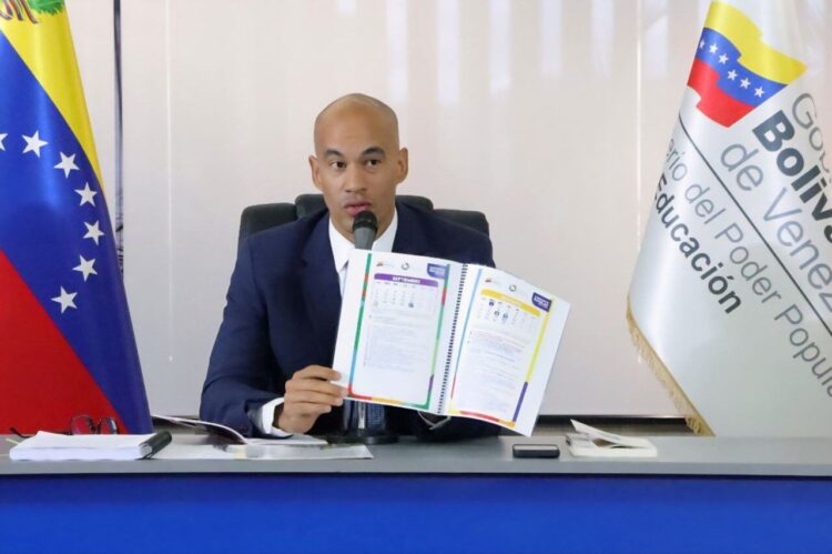 Héctor Rodríguez dice que optimizarán la enseñanza del Castellano | Foto: Ministerio de Educación