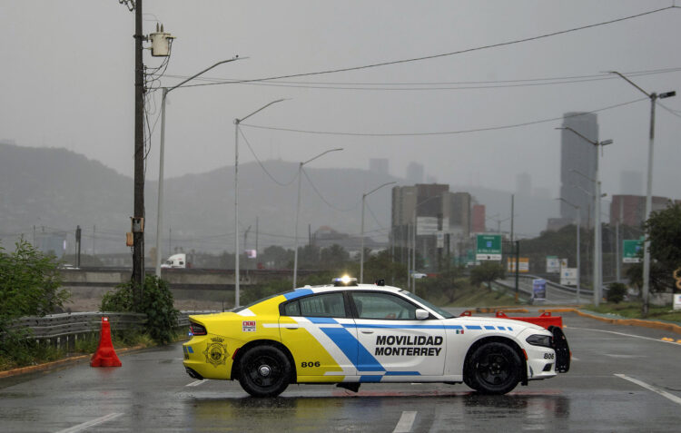 Imagen de archivo de una patrulla de la policía municipal en la ciudad de Monterrey, Nuevo León (México). EFE/Miguel Sierra