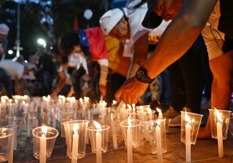 Familiares exigen la libertad de los presos políticos en Venezuela | Foto Juan Barreto / AFP