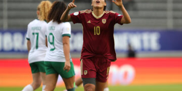 7-1. Venezuela golea y queda como líder tras eliminar a Bolivia con un triplete de Altuve