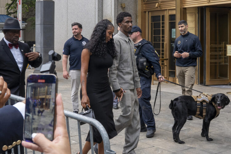 El hijo de Sean Combs, Christian Casey Combs, asiste este miércoles a la Corte del Distrito Sur de Nueva York (Estados Unidos). EFE/ Ángel Colmenares