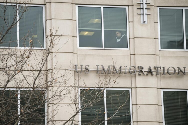 Fotografía de archivo de uno de los edificios en donde funciona el Servicio de Control de Aduanas e Inmigración (ICE). EFE/GRAEME SLOAN
