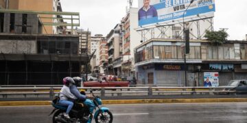 Venezuela se alista para escoger a sus 335 alcaldes en unos comicios con poca oposición