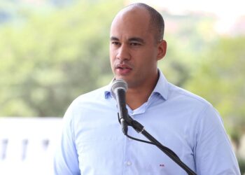 Héctor Rodríguez exige a escuelas cumplir con el calendario escolar hasta el 18 de julio