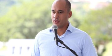 Héctor Rodríguez exige a escuelas cumplir con el calendario escolar hasta el 18 de julio